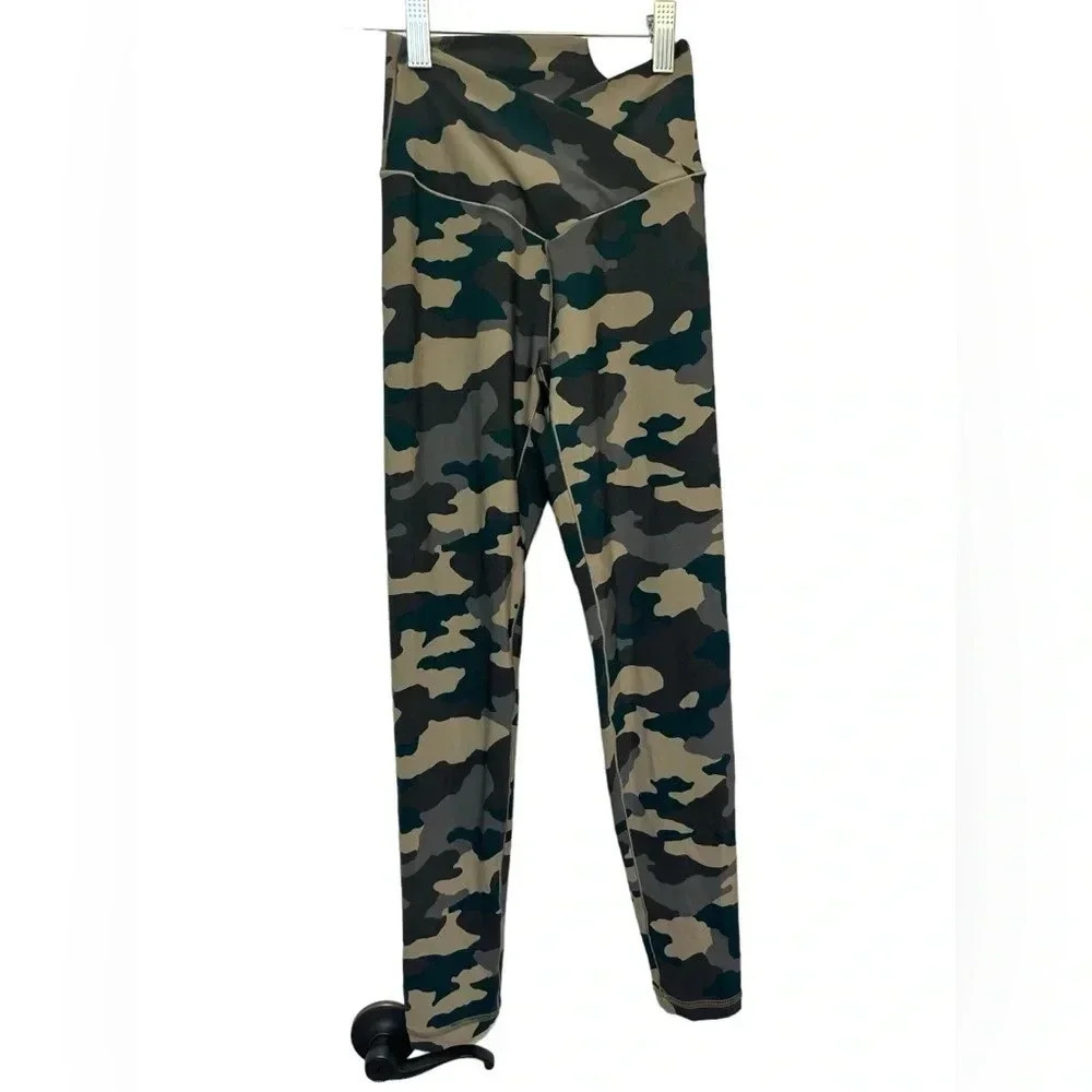 Offline by Aerie Real Me green camouflage 7/8 length hi rise leggings NWT